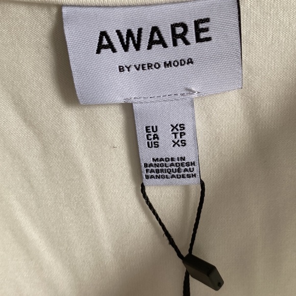AWARE by Vero Moda White Tee, Size XS, NWT - Picture 8 of 13